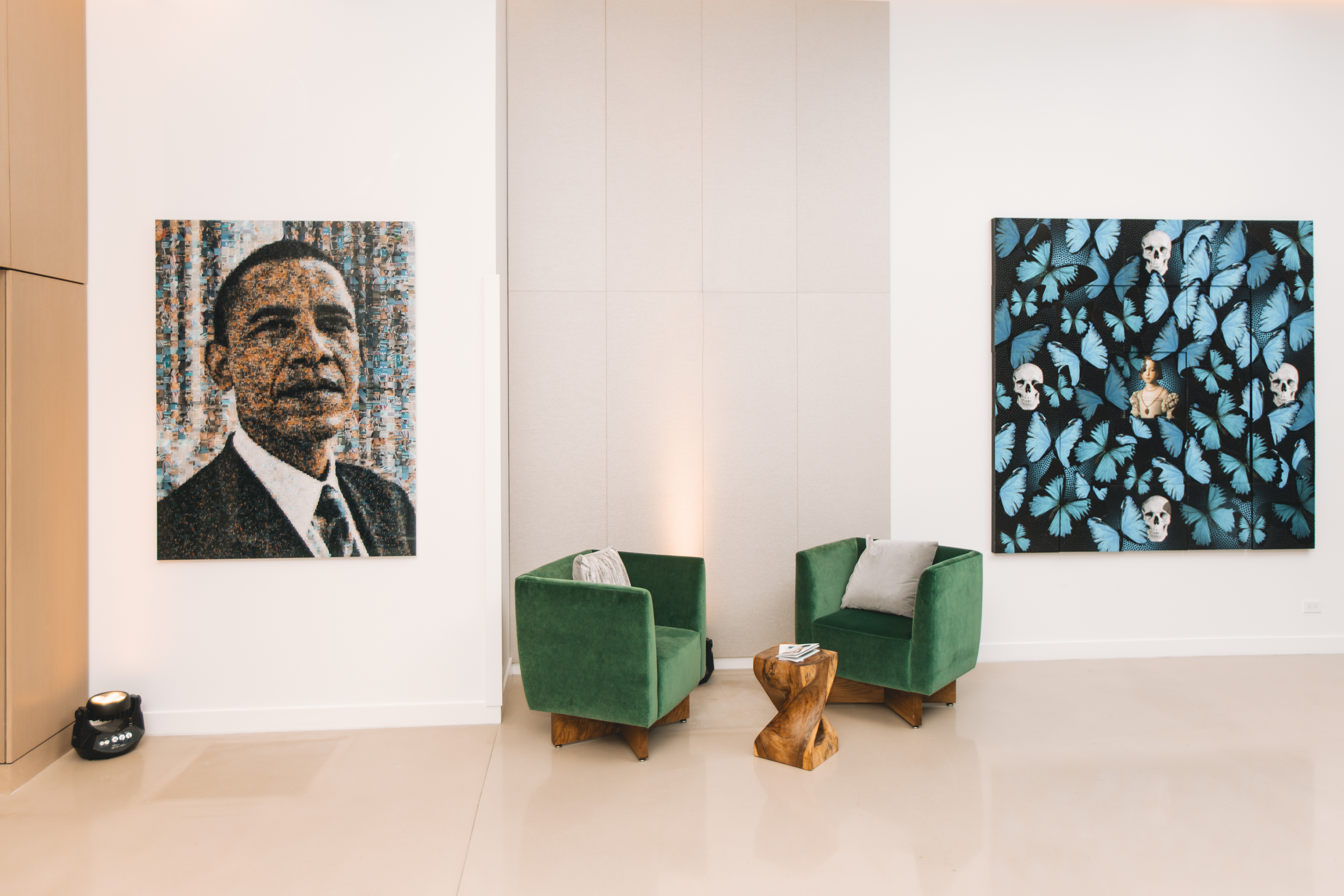 Barack_Obama_by_Robert_Silvers_and_The_Order_of_Life_by_Marco_Veronese_at_at_21c_Museum_Hotel_Chicago_s_Pop_Stars!_Popular_Culture_and_Contemporary_Art_Exhibition_Photo_Credit_Codi_Palm.jpg