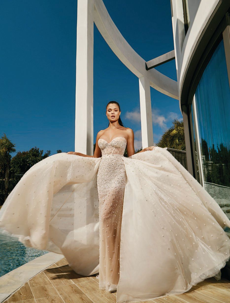 Galia Lahav Couture Quinn gown and overskirt, Bella Bianca Bridal Couture GALIA LAHAV PHOTO BY BENJO ARWAS