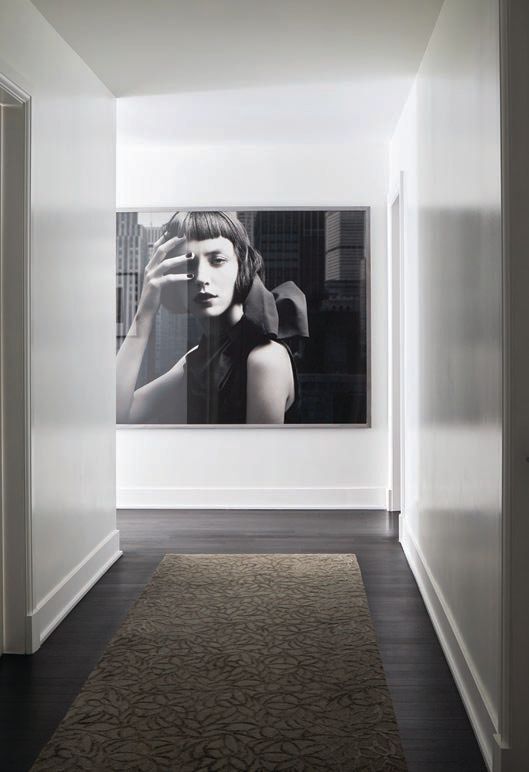 A work by fashion photographer Liz Von Hoene hangs in the entry PHOTOGRAPHED BY MICHAEL ALAN KASKEL