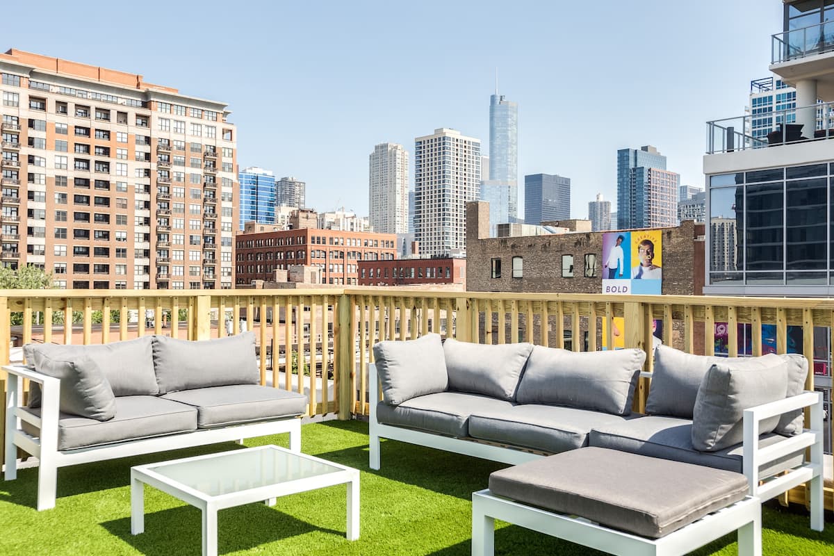 The Orleans, Entire Building, Rooftop Deck airbnb chicago